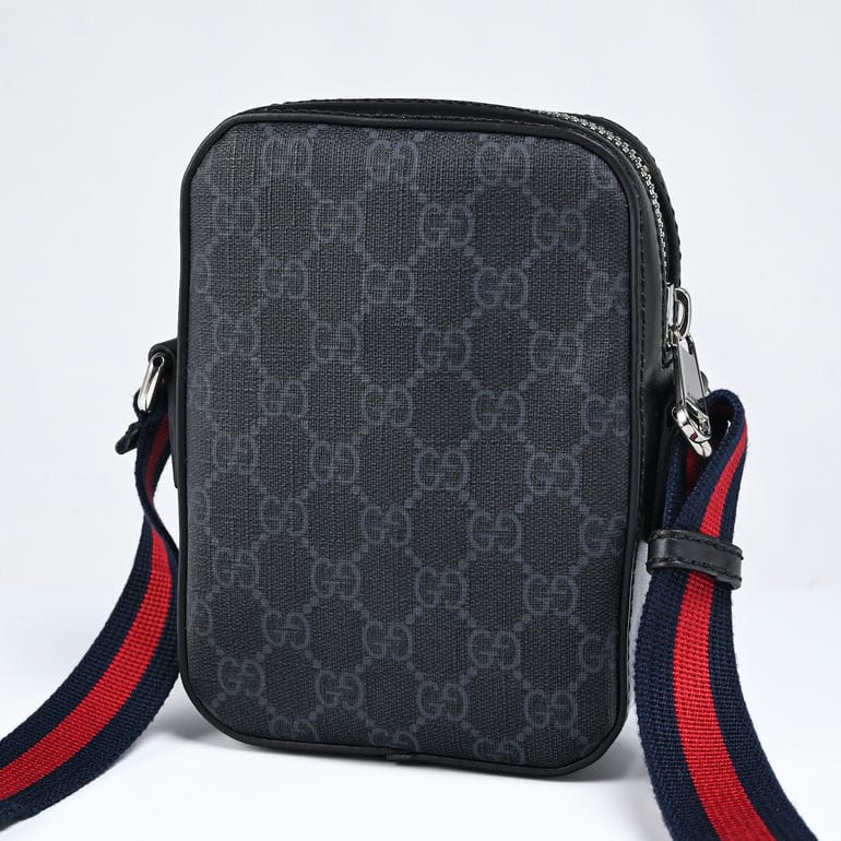 グッチ GUCCI ショルダーバッグ GGスプリーム メンズ ブラック 682357
