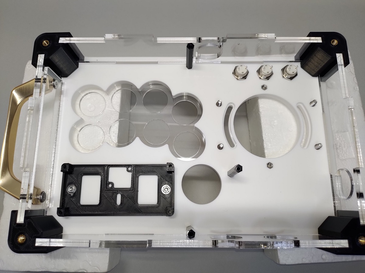 くろまき工房 Ic1 24mmボタン型 Iris対応 コンパクト アケコンケース