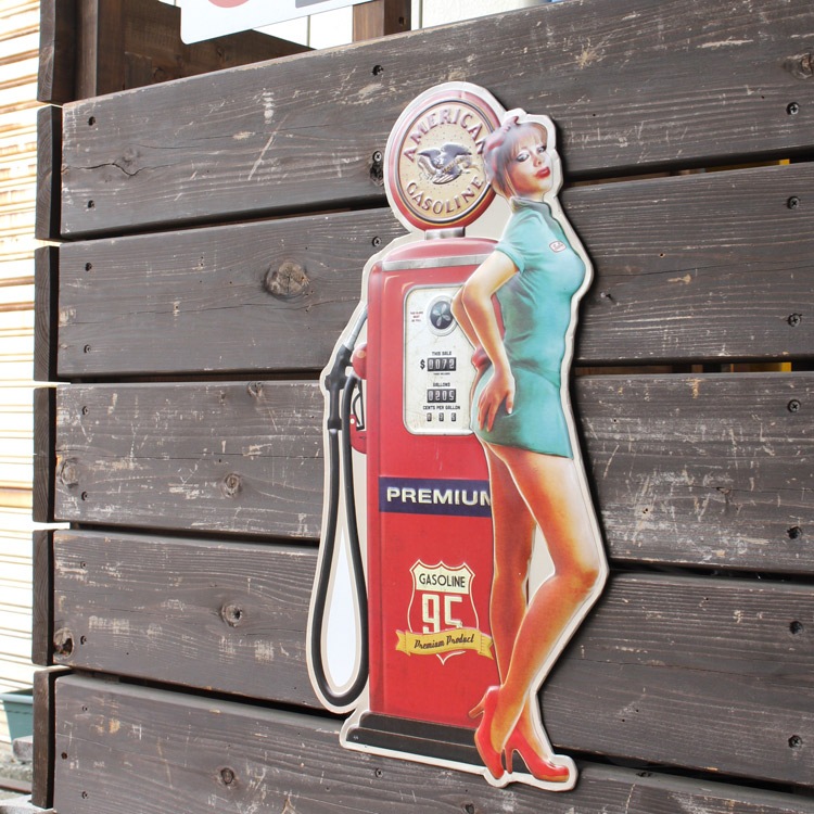 ブリキ看板 エンボスメタルサイン ヴィンテージ ガスポンプ ピンナップ