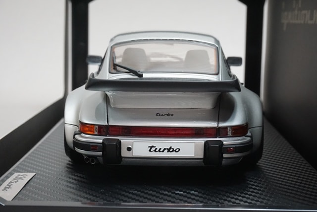 1/18 イグニッションモデル IG0949 ポルシェ 911 (930) ターボ