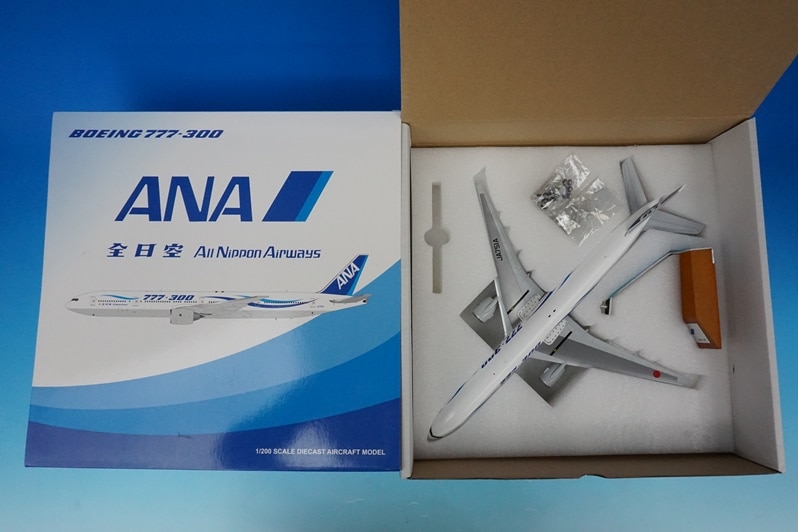 ANA 創立45周年記念「風塗装」Boeing 777-300 JA751A ANA創立45周年