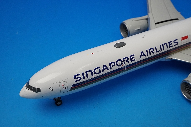 1/200 B777-300ER シンガポール エンジン開閉選択式 9V-SWZ