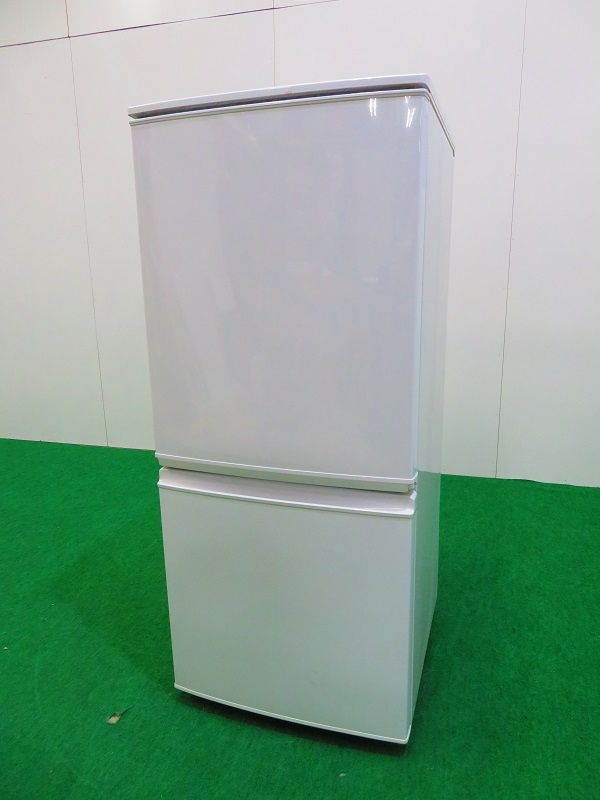 SHARP 2015年製 137L 冷凍冷蔵庫 SJ-D14A-W 側面傷あり サイズ(W480