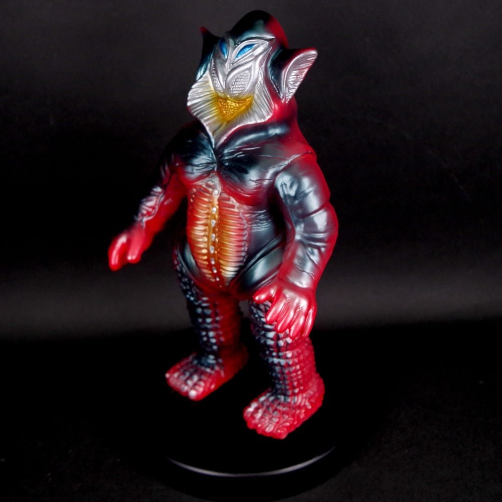 ブルマァク BULLMARK /ソフビ メフィラス星人/レッド｜墓場の画廊