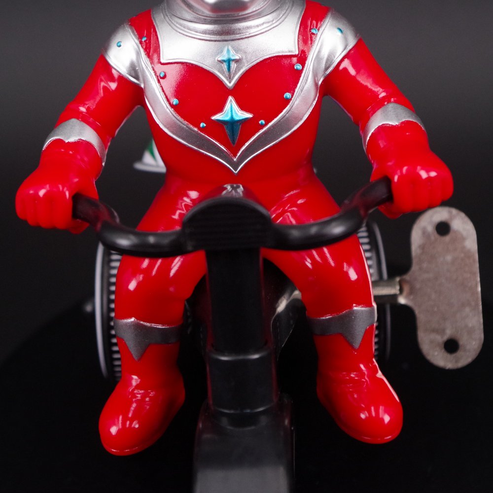 ソフビ/Kaiju One/アイアンキング三輪車｜墓場の画廊ONLINE STORE