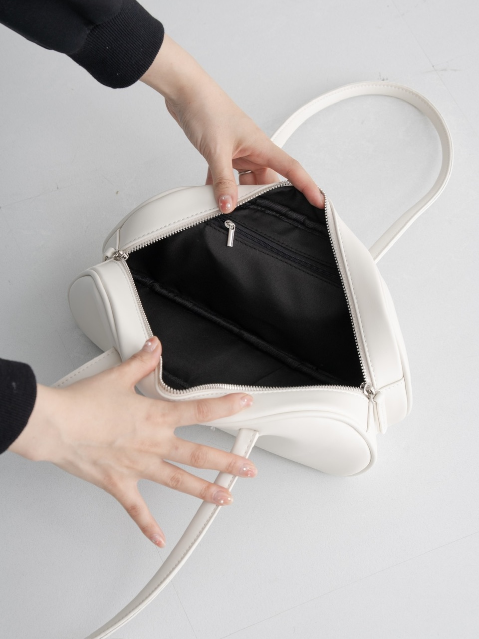 SALE】flute bag アイボリー,ブラック | バッグ/財布 | JUMELLE