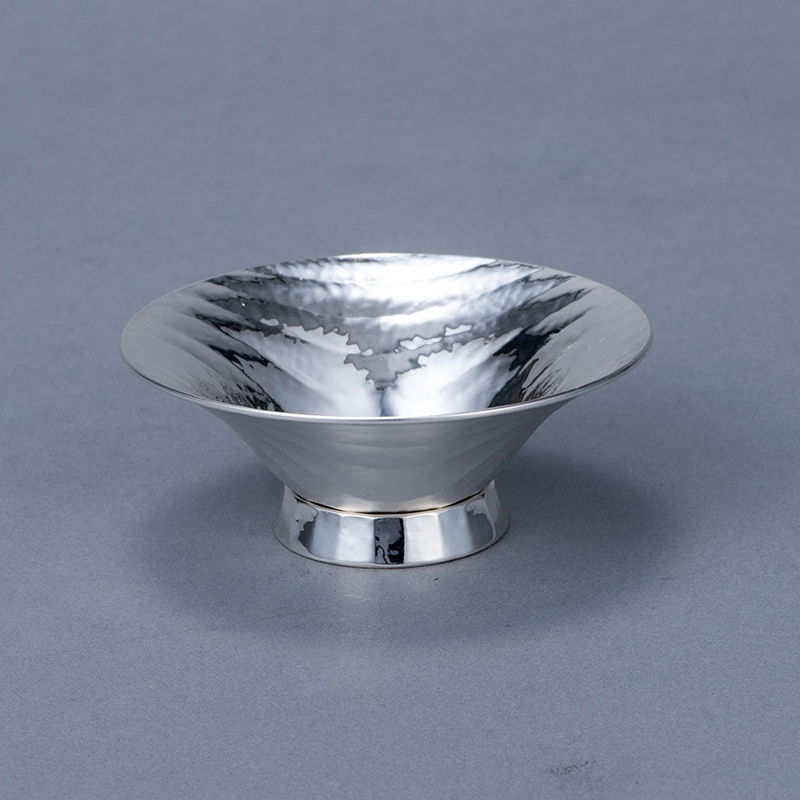 純銀 玉盃 ながれ（C） | 銀製品,酒器 | 森銀器製作所公式オンライン