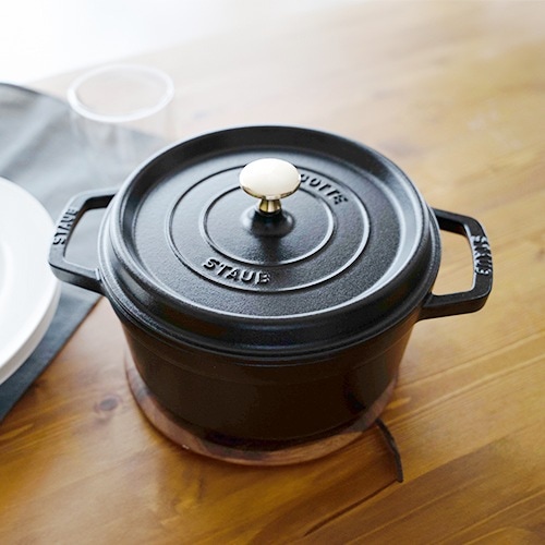 ストウブ staub ピコ ココット ラウンド 22cm 黒 40509-305の通販