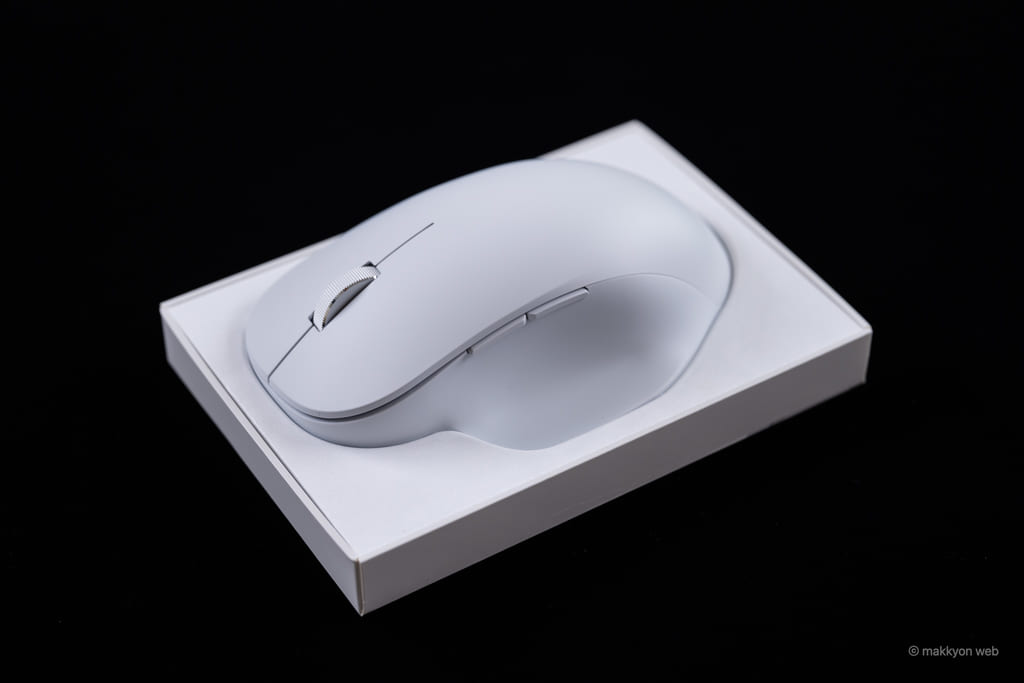 白スギィ！MacでもiPadでも使えるワイヤレスマウス、Microsoft