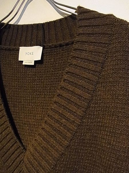 YOKE（ヨーク） 5G ミラノリブVネックニット ブラウン - margin