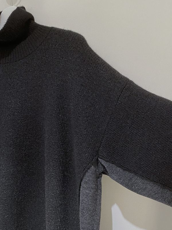 YOKE（ヨーク） コネクティングハイネックニット ブラック - margin