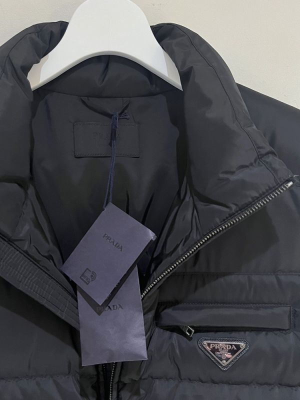 PRADA（プラダ）ダウンベスト ブラック - margin