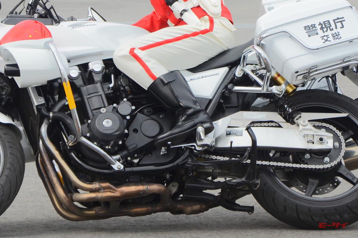 元白バイ隊員が教える、おすすめアイテム】実は一般購入可能！白バイ