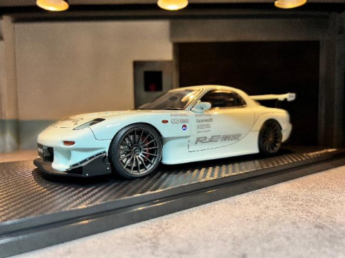 Ignition Model 1:18 Mazda RX-7 (FD3S) RE Amemiya White IG2232