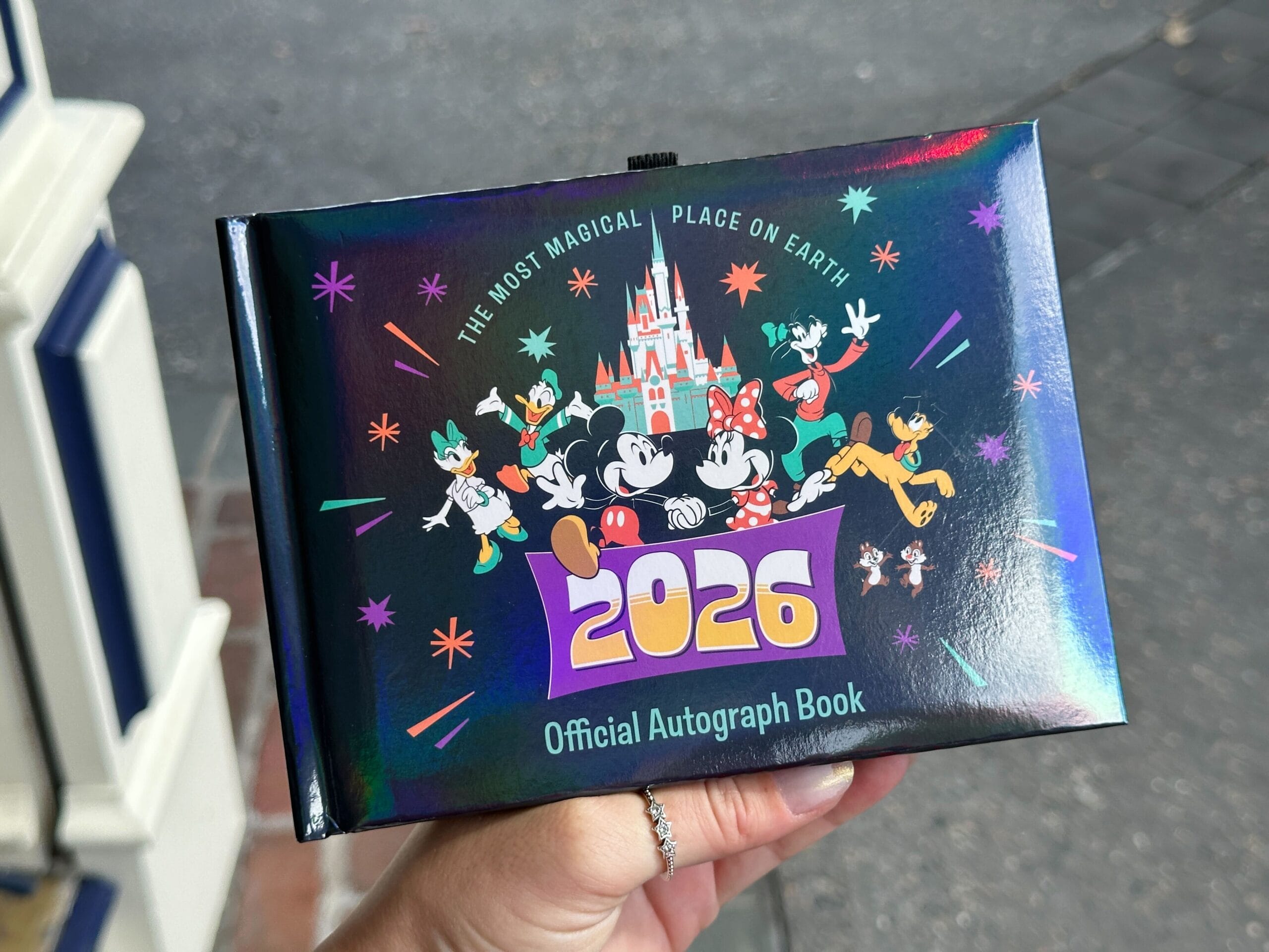 2026 Autograph Book Now Available at Walt Disney World - WDW News