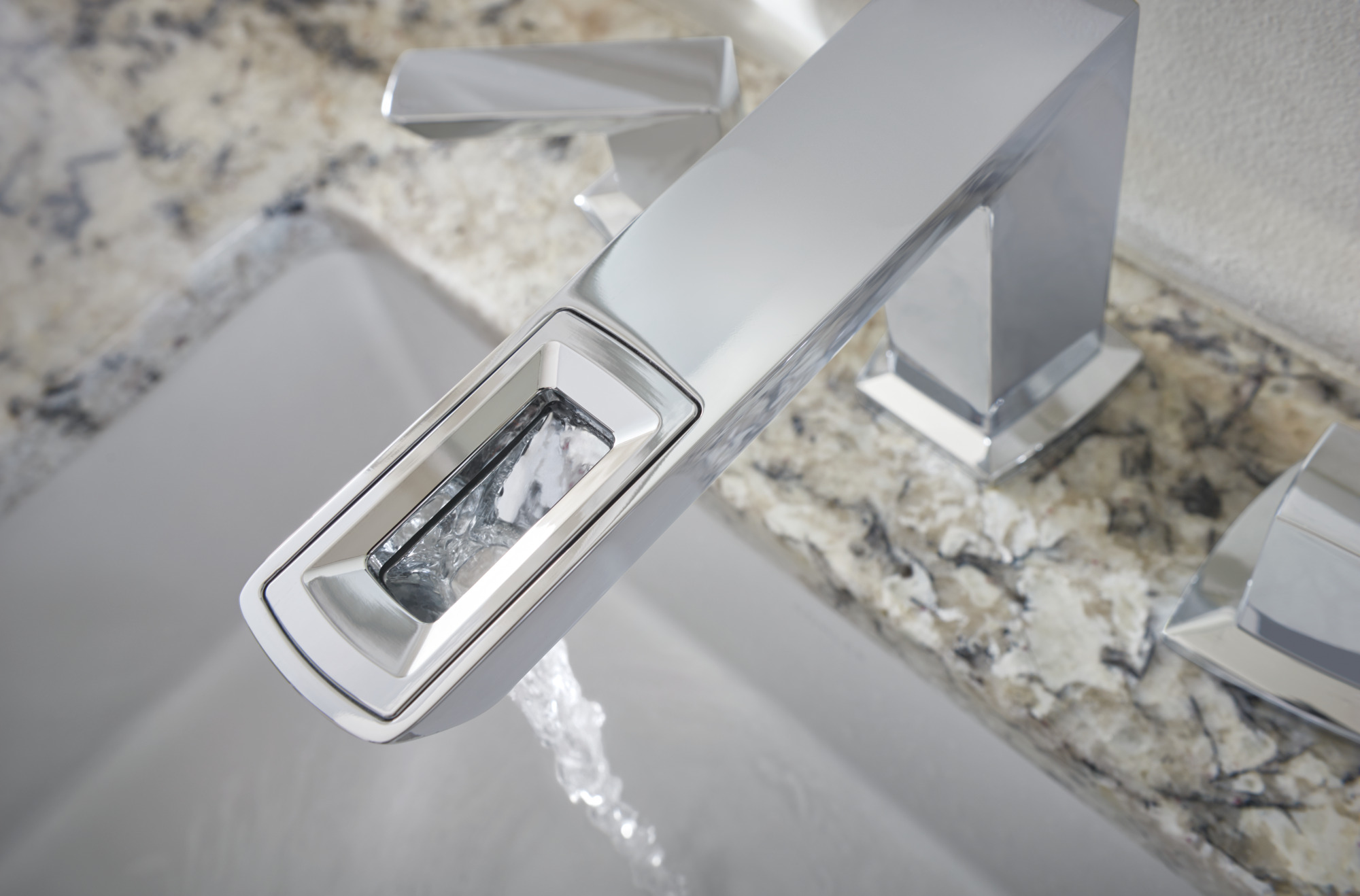 Vettis® | Widespread Lavatory Faucet With Open-Flow Spout 1.2 GPM