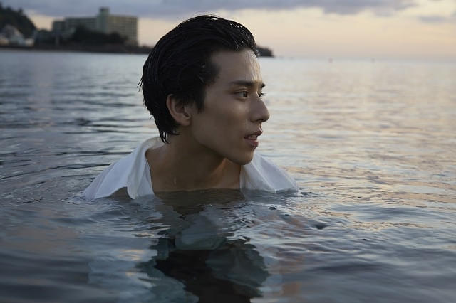 6月発売 声優・写真集一覧】鈴原希実が横たわり美背中披露 新正俊は水