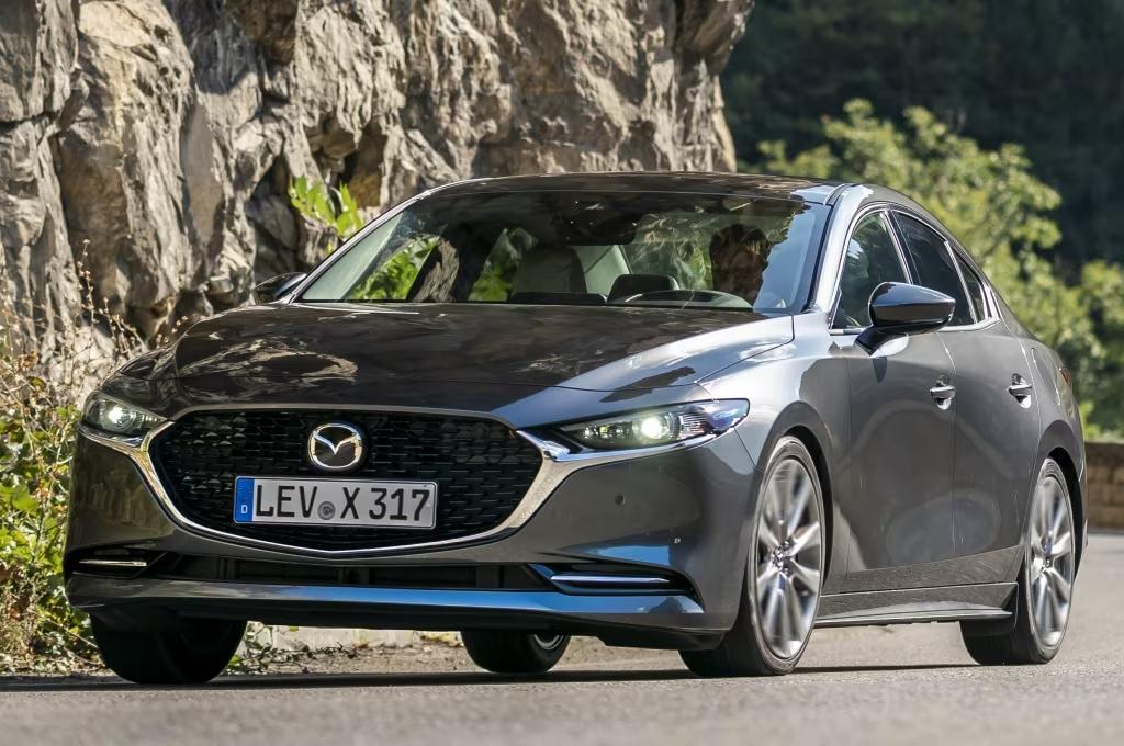 Mazda 3 Fastback SkyActiv-X 186 BP specs, performance data