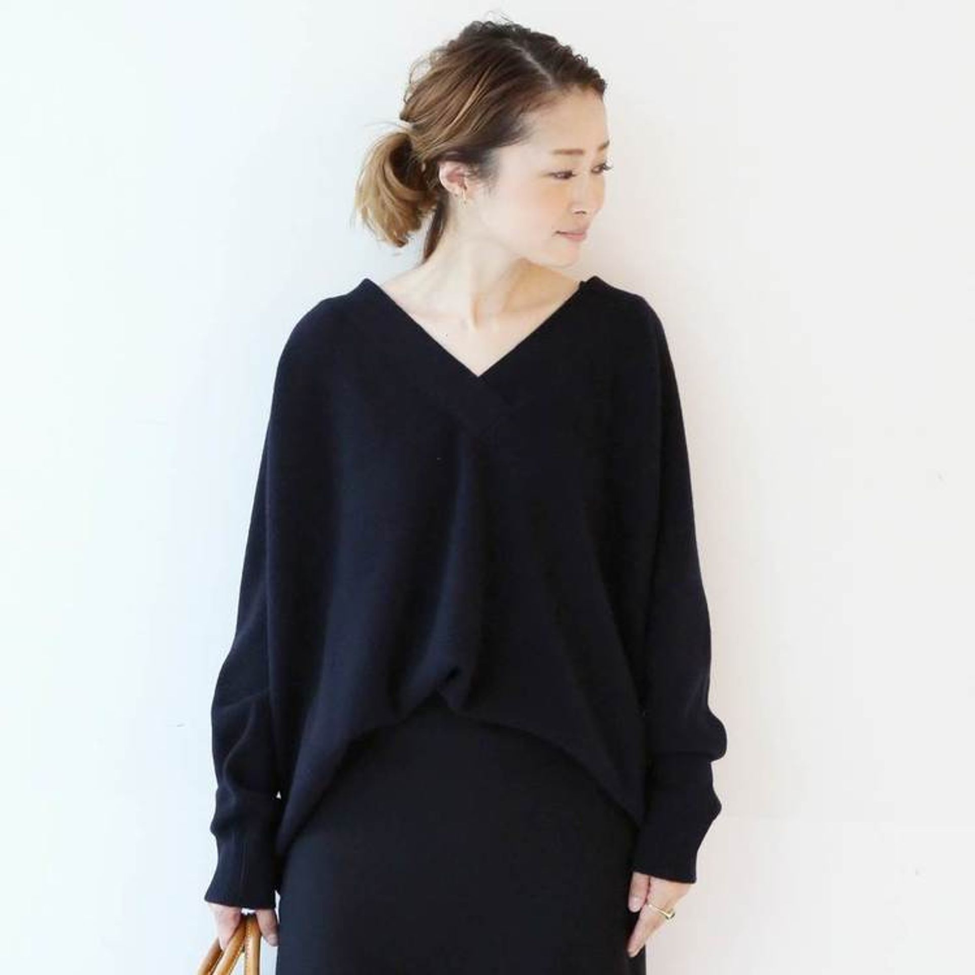 トリアセジョーゼット Vネック プルオーバーのコーディネートスナップ