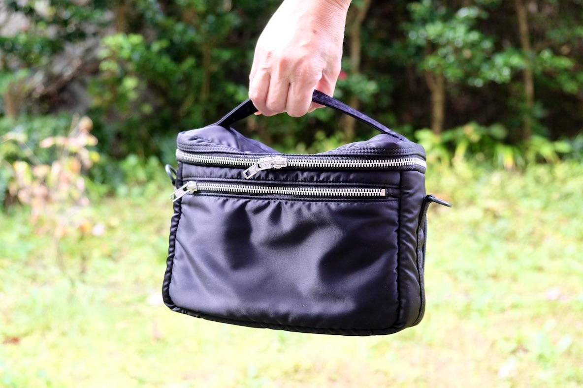 ポーターの「タンカーカメラバッグ」はデイリーユースにも優れた万能