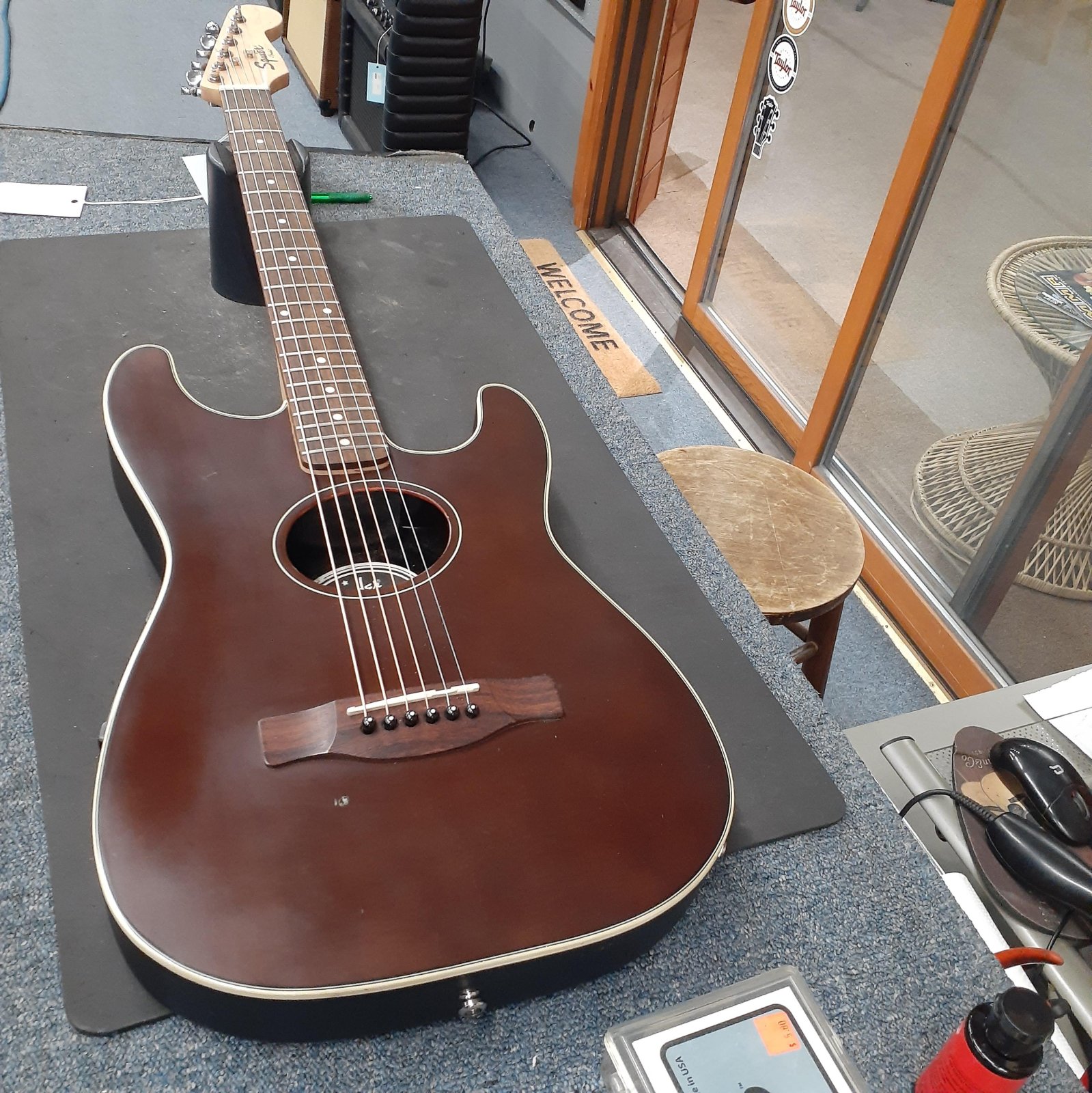 Squier Stratacoustic Walnut Stain - USED