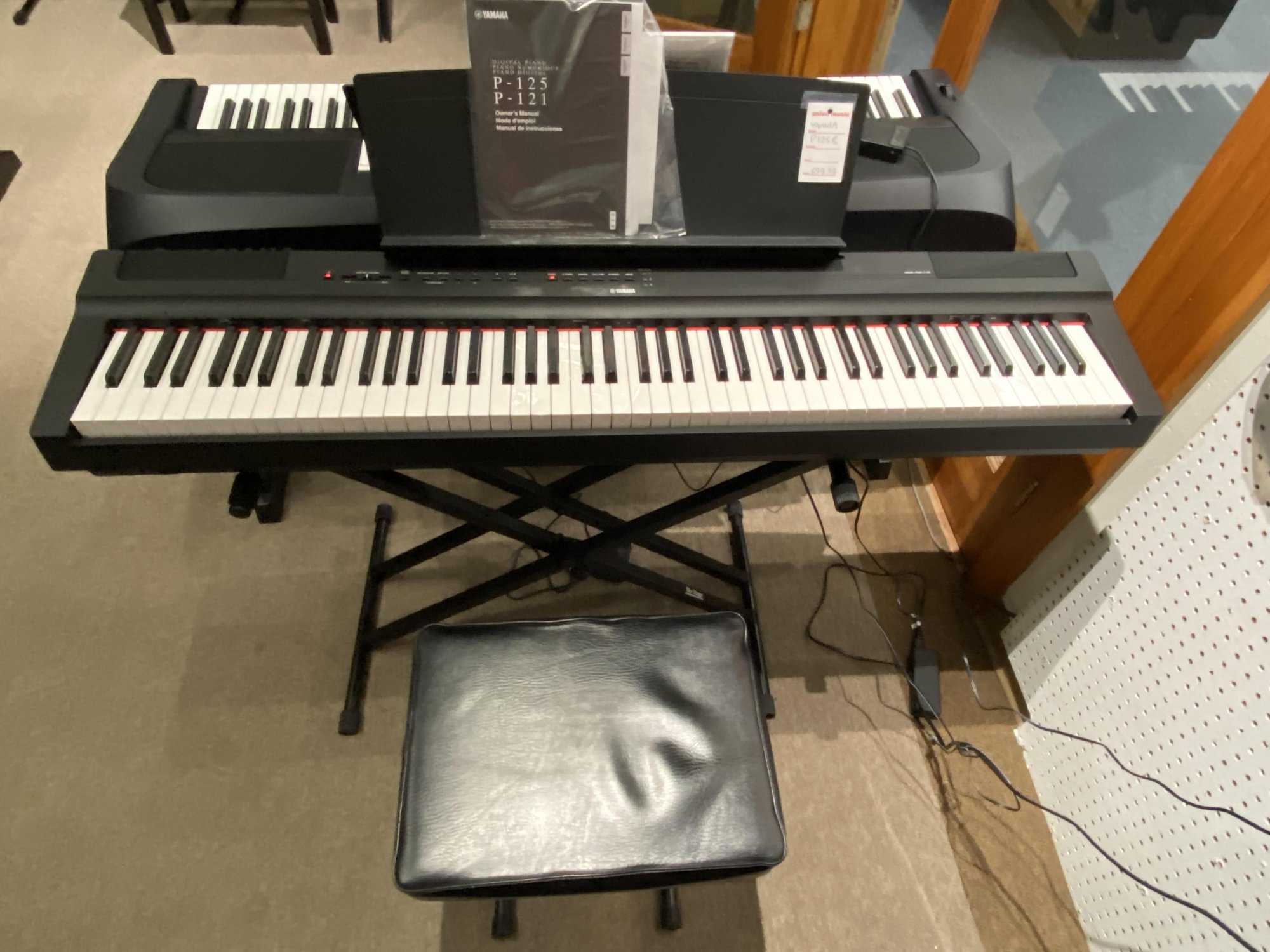 Yamaha P125B 88- key digital Piano - 889025115384