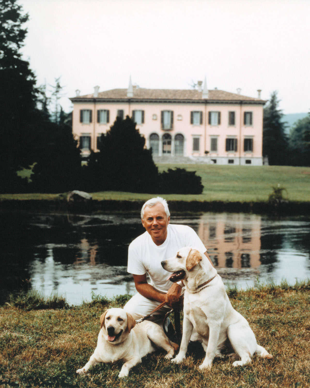 エンポリオ アルマーニ〉誕生40周年になにが起こる!?過去と今が詰まっ