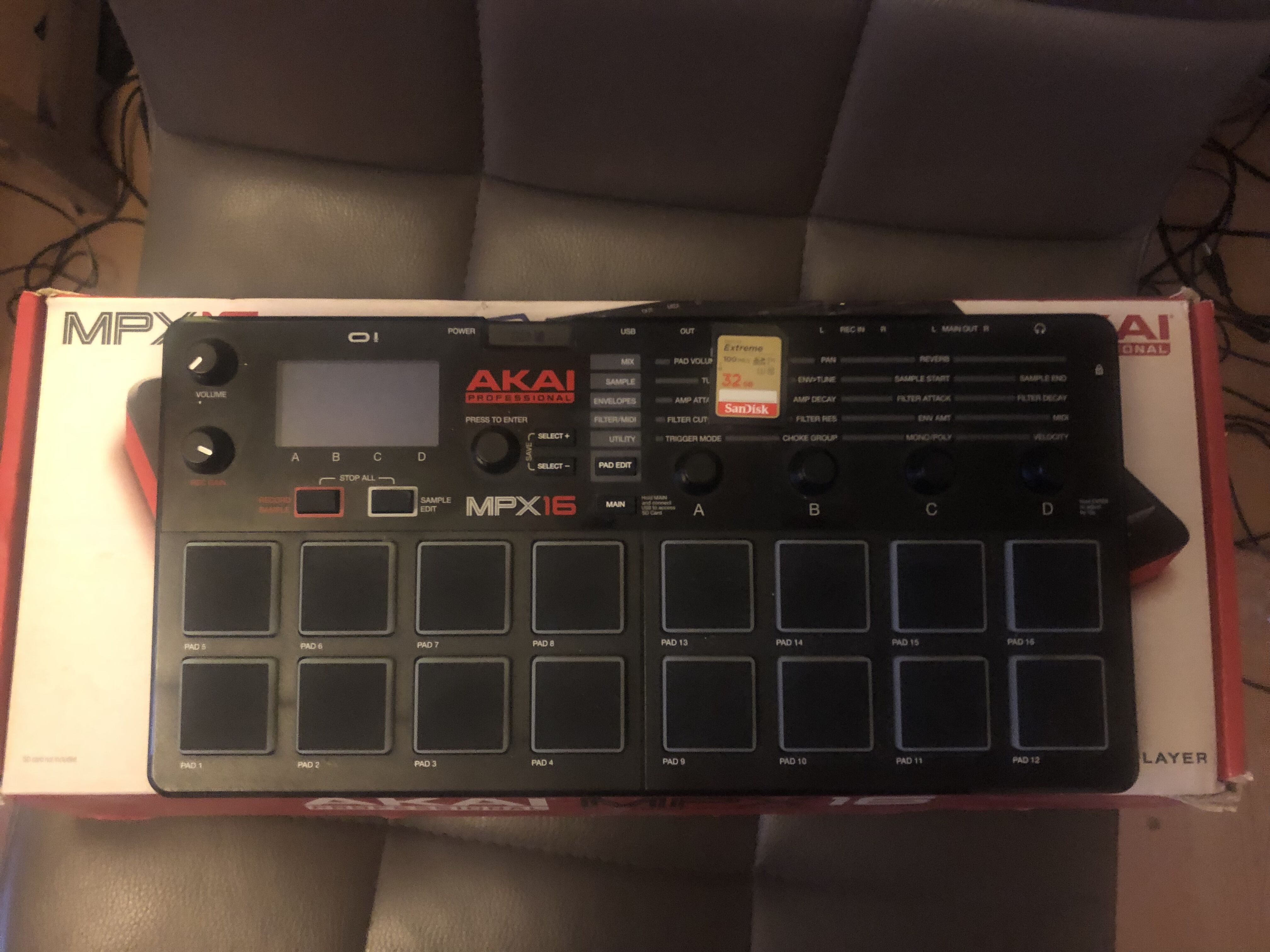 MPX16 - Akai Professional MPX16 - Audiofanzine