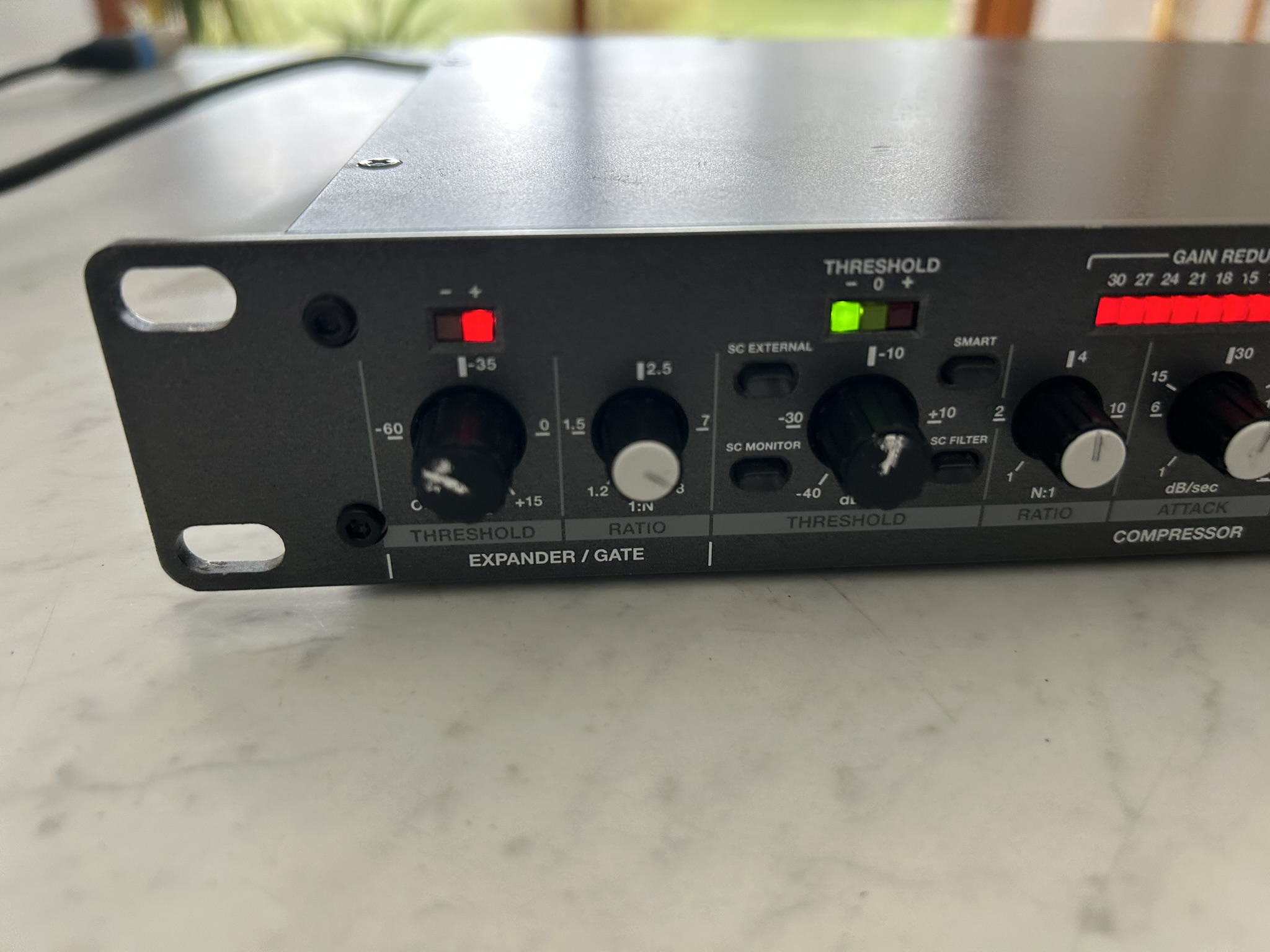 alesis-3632-compressor-6503398