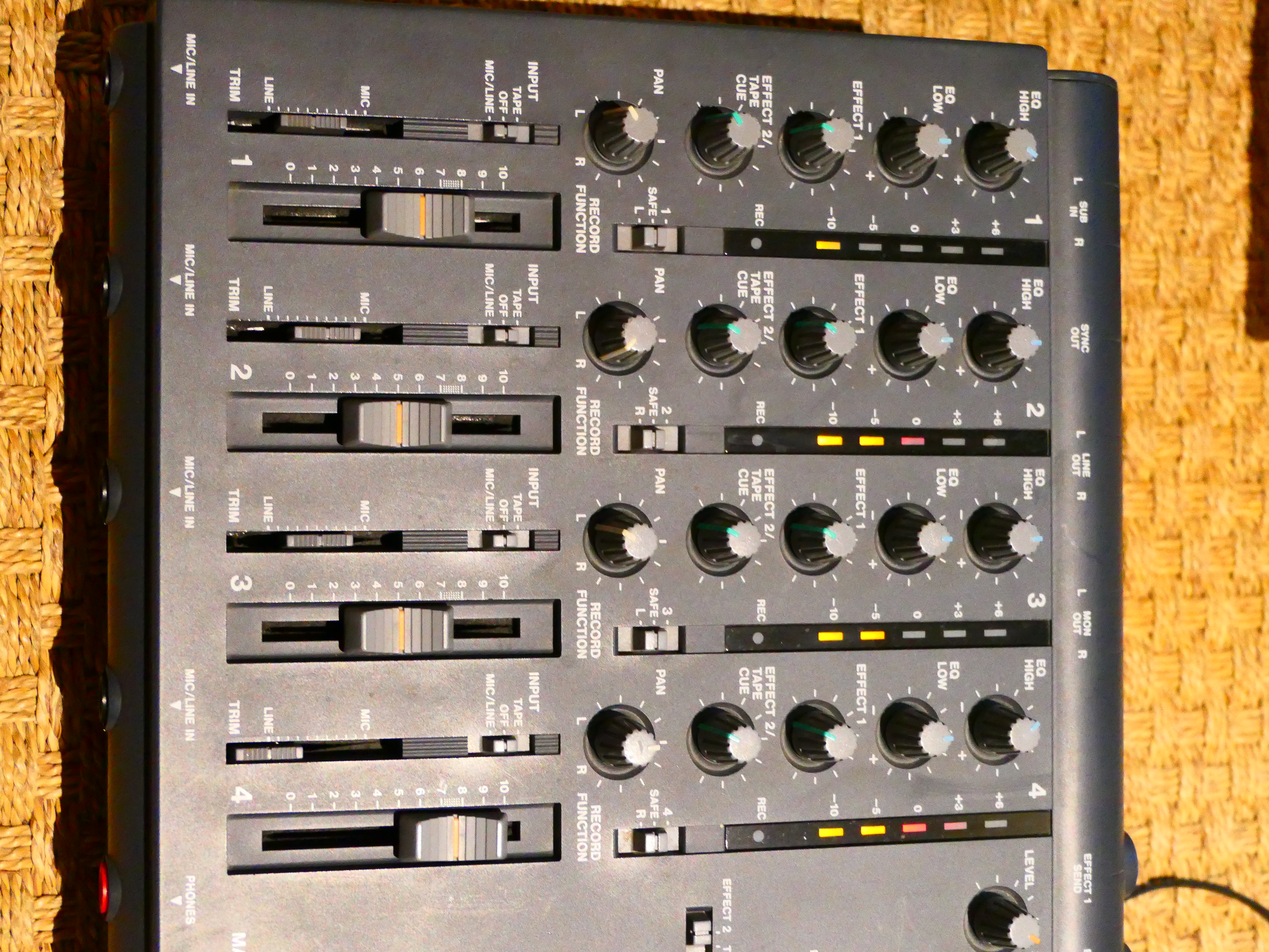 Portastudio 414 - Tascam Portastudio 414 - Audiofanzine