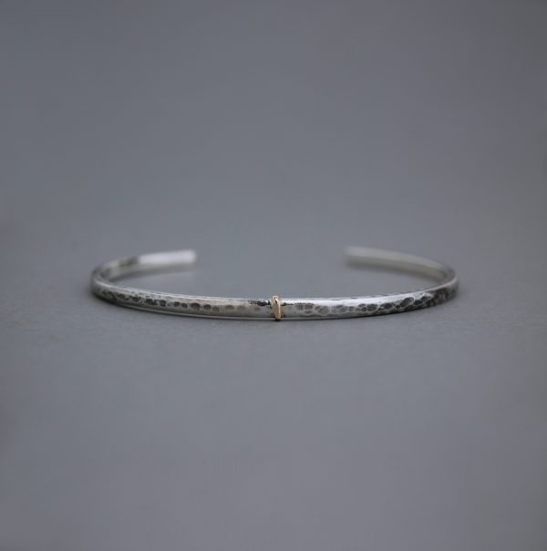 SV925 シルバーと金の槌目バングル - Megumi Nishikawa Jewelry