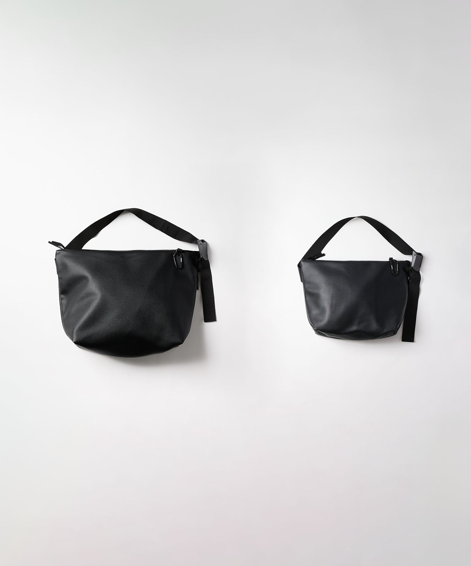 LEATHER MESSENGER BAG(M)