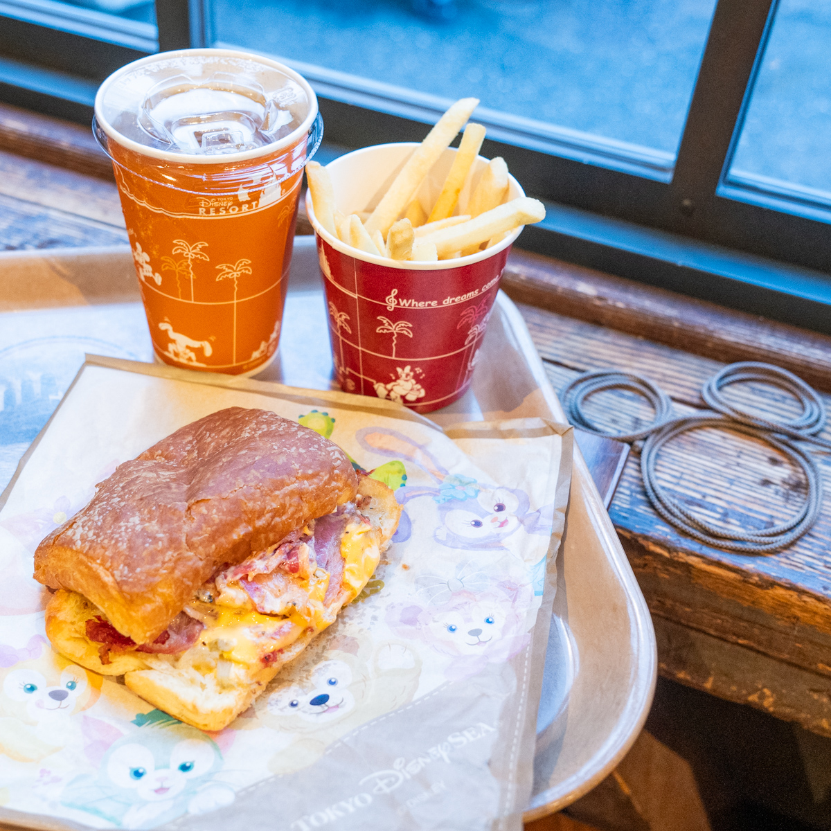 ホットデニッシュサンド（パストラミビーフ＆チーズ）！東京ディズニー