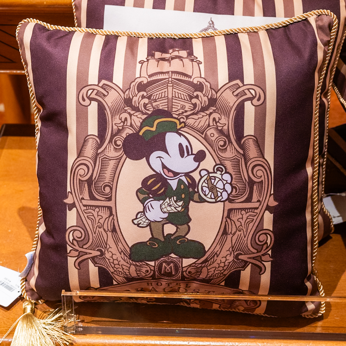 各ホテルのロゴや外観デザイン！ディズニーホテル クッション -