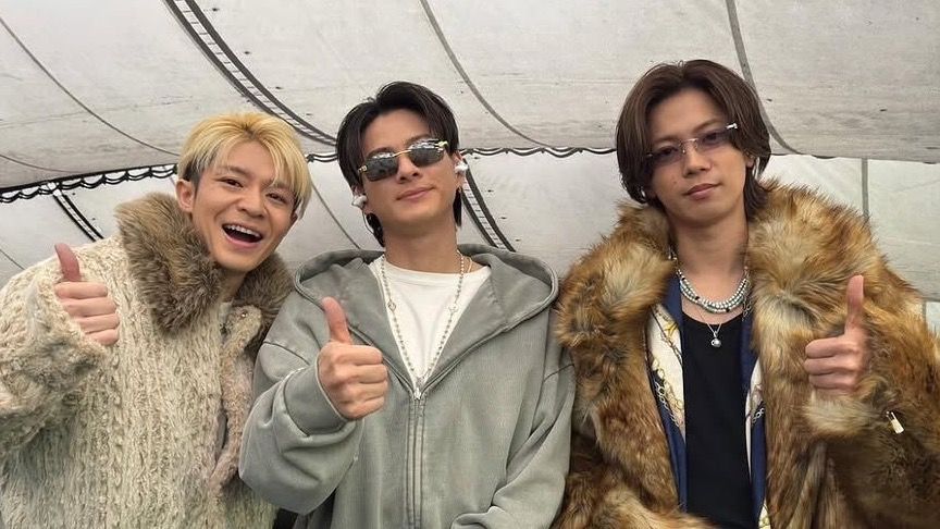 平野紫耀＆神宮寺勇太＆岸優太 サインする裏側の様子を公開