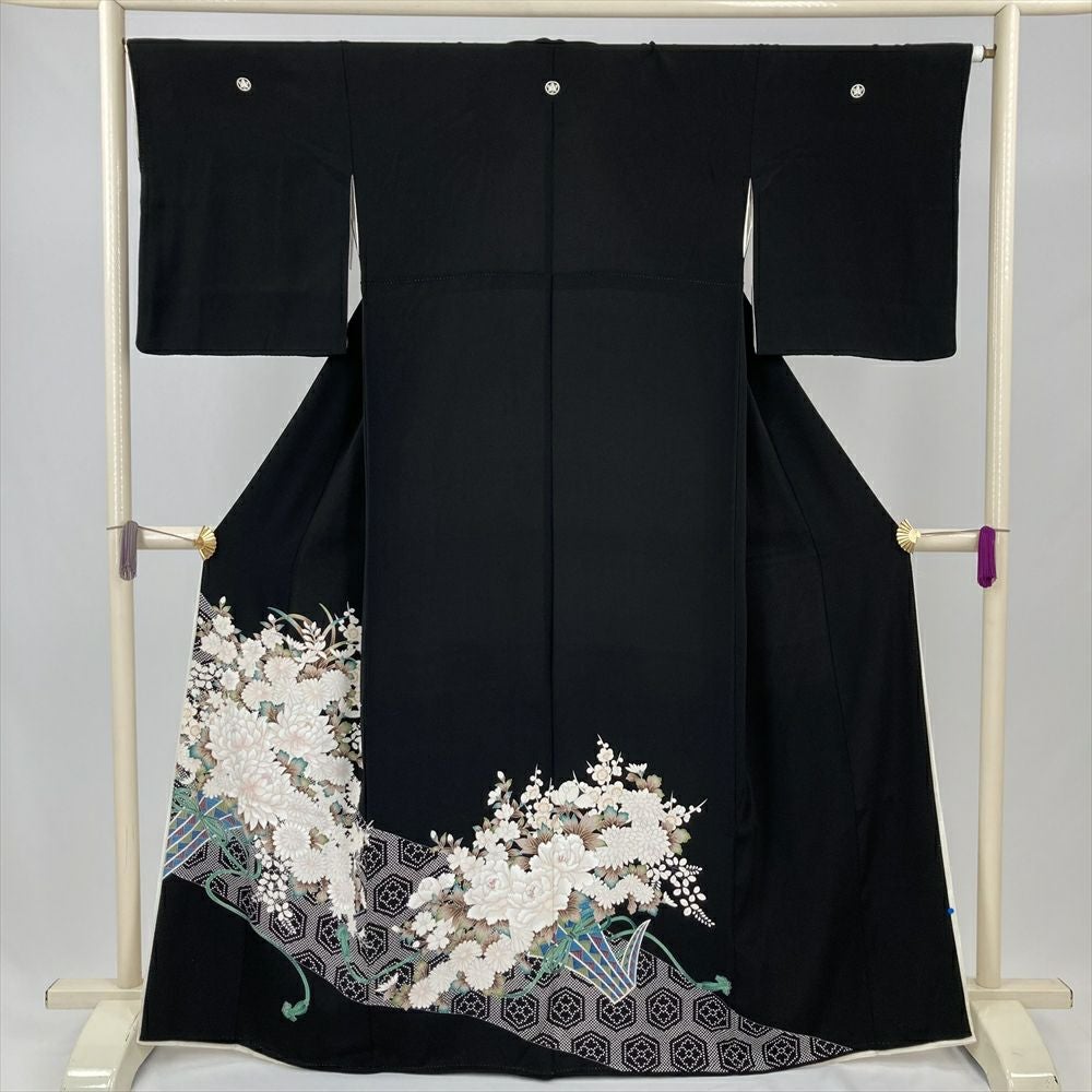 中古）黒留袖 黒 フォーマル ちりめん 五つ紋 総刺繍 文箱 扇 霞 牡丹