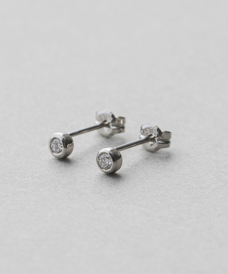 PT900 ダイヤモンド 0.1ct ピアス「ブライト」（470693） ｜ women