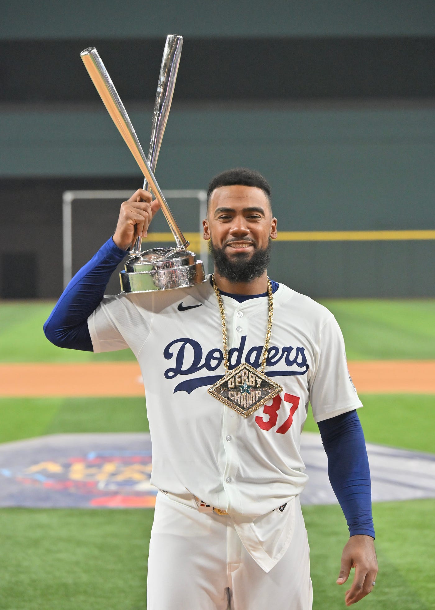 Teoscar Hernández is a Dodger first — a Home Run Derby champion