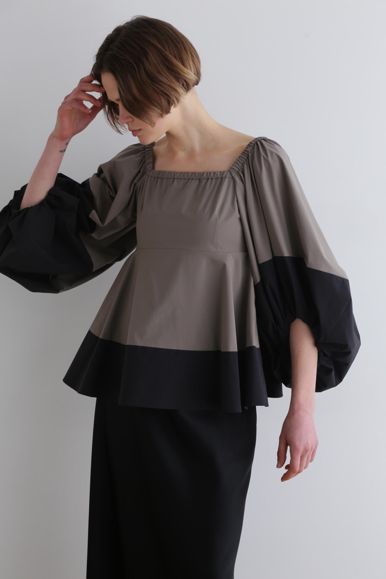 SOLOTEXブロード配色ボリュームスリーブブラウス | LE PHIL（ル フィル