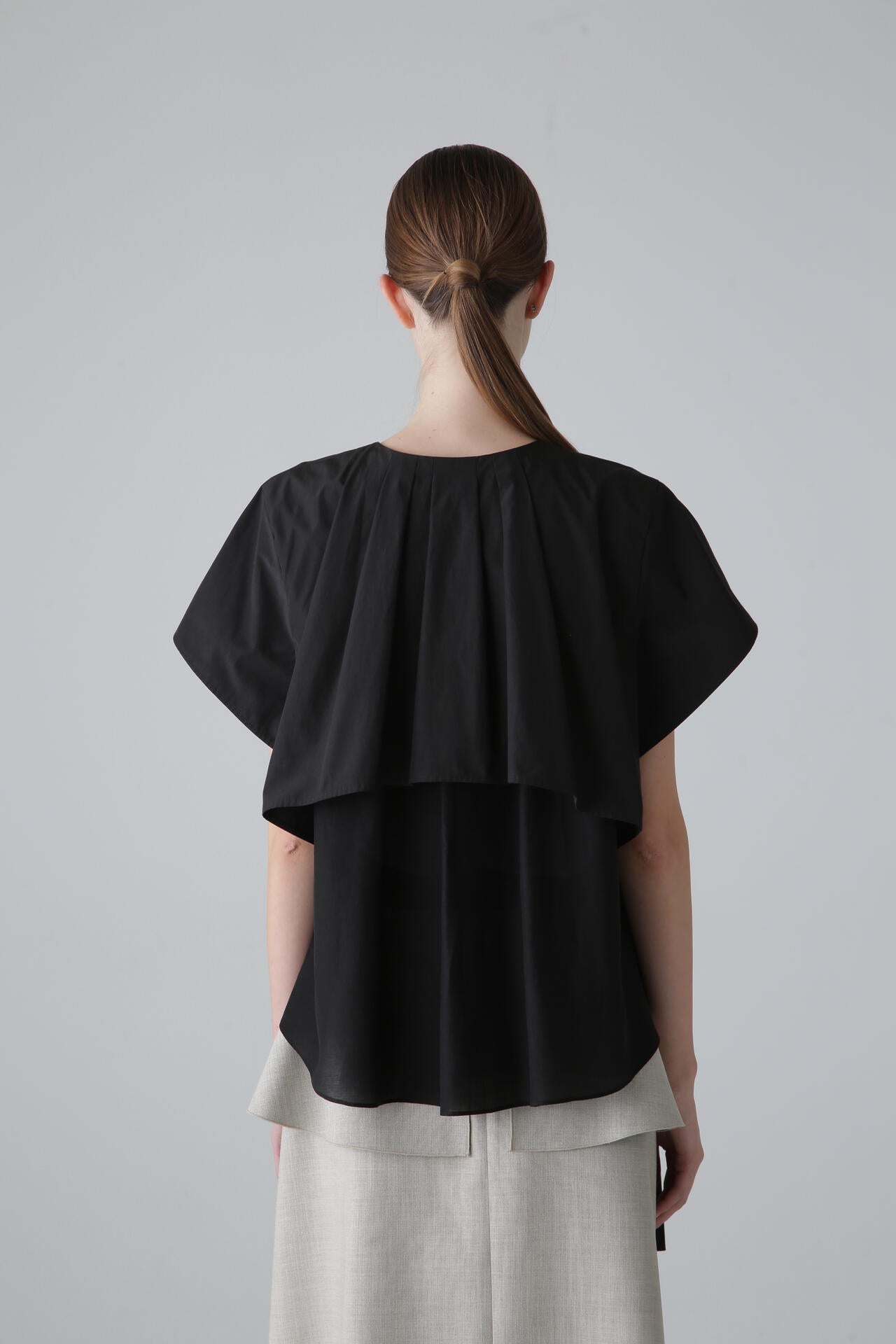 クリスピークロスブラウス | ADORE（アドーア） ｜【公式】通販mix