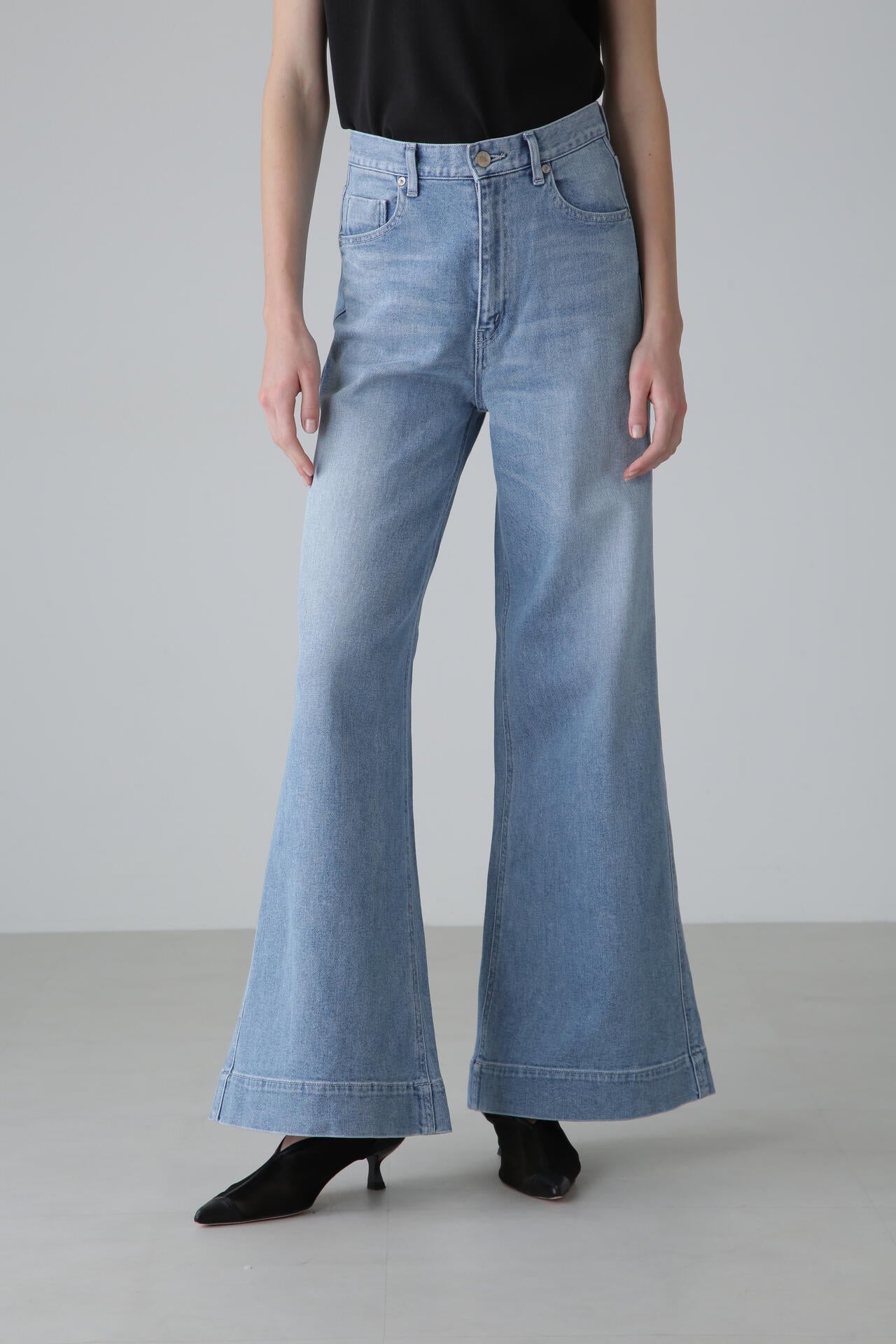 SERGE】ワイドフレアデニム | ADORE（アドーア） ｜【公式】通販