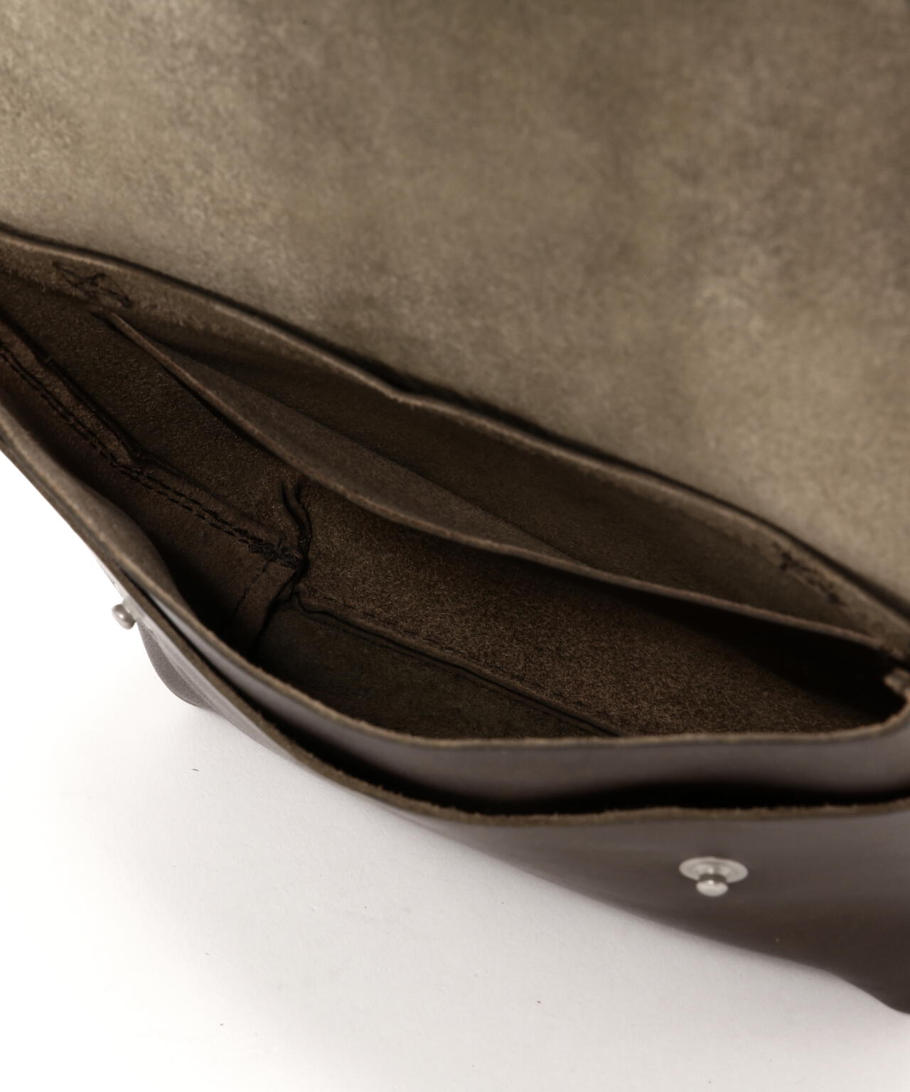 TOUGH LEATHER | MARGARET HOWELL（マーガレット・ハウエル） ｜【公式