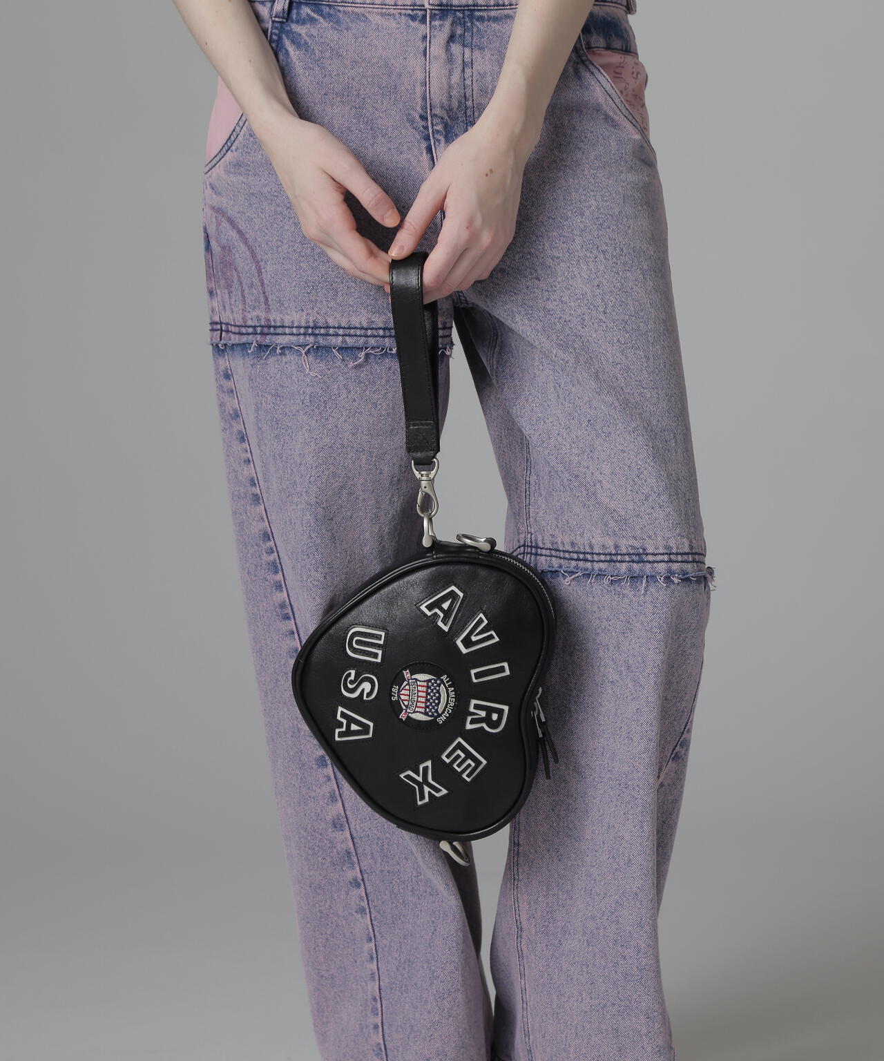 直営店限定》VARSITY HEART CHAIN BAG/バーシティーハートチェーン