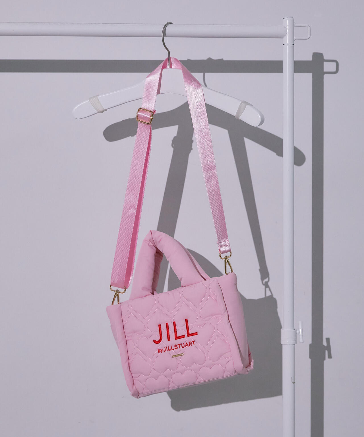 ハートパフトート WEB限定カラー:ピンクレッド | JILL by JILL STUART