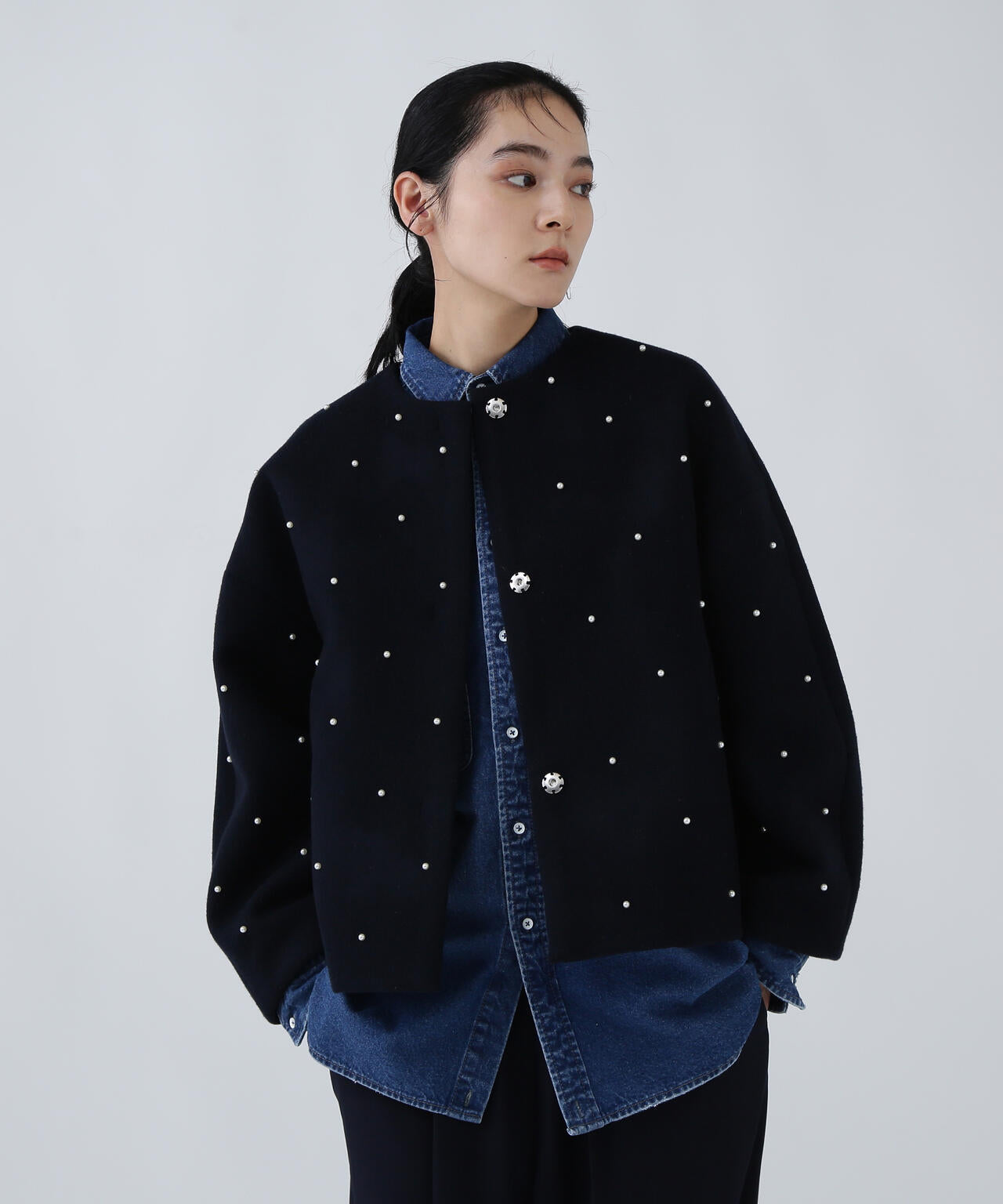 好きを着て気分が高まる】羽織るジュエリー。パール付きショートコート