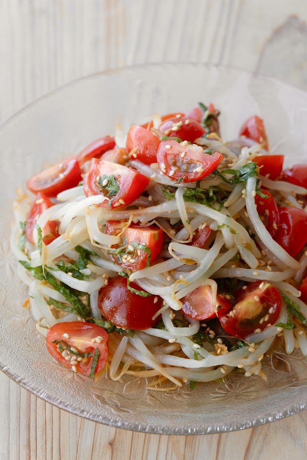 もやしとトマトのやみつきナムル【平日の時短ごはんレシピ】 | ゆり子