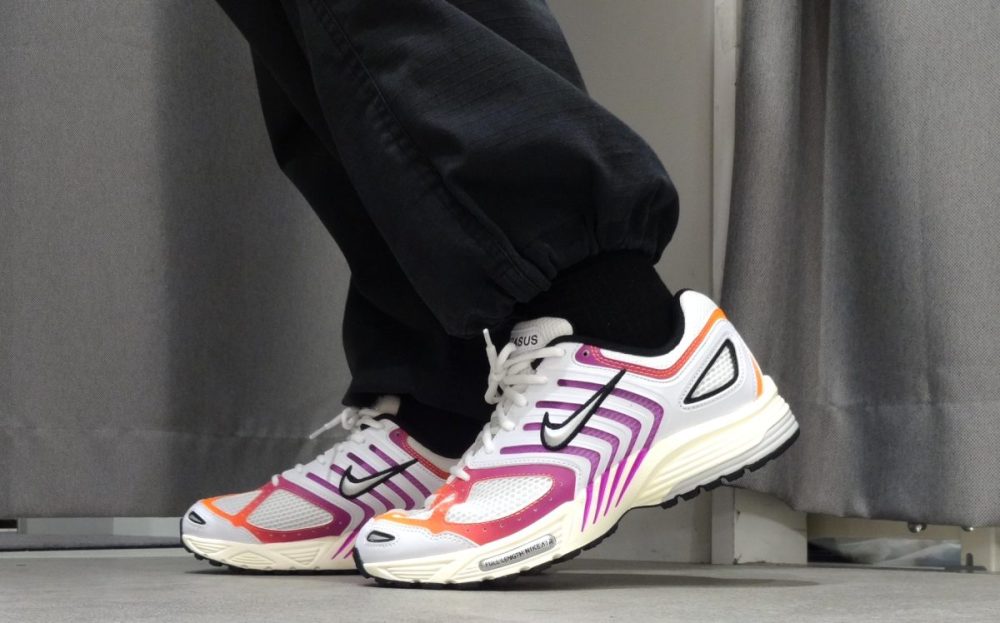 ナイキの愛され名作シューズが復刻」究極のクッションとスタイルを両立