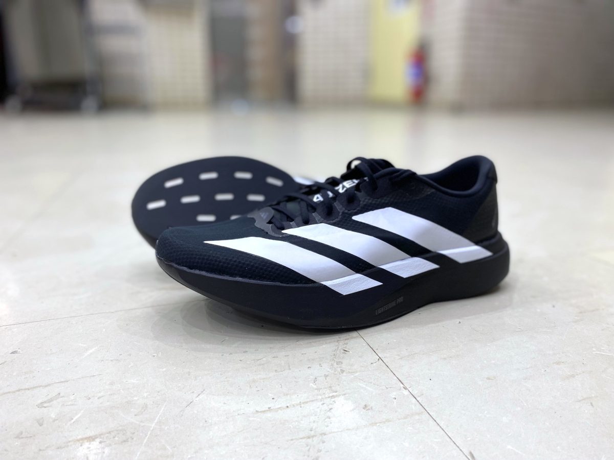 怪物級のDNAを継承】1万円台で“街履き”と“本気ラン”を両立！アディダス