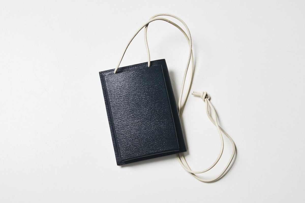 ハンズフリーで旅も便利】ラルコバレーノほか 財布機能付き「優秀