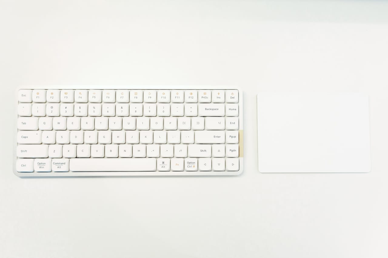 Lofree FLOW レビュー／ロープロファイルで至高の打鍵感を実現した